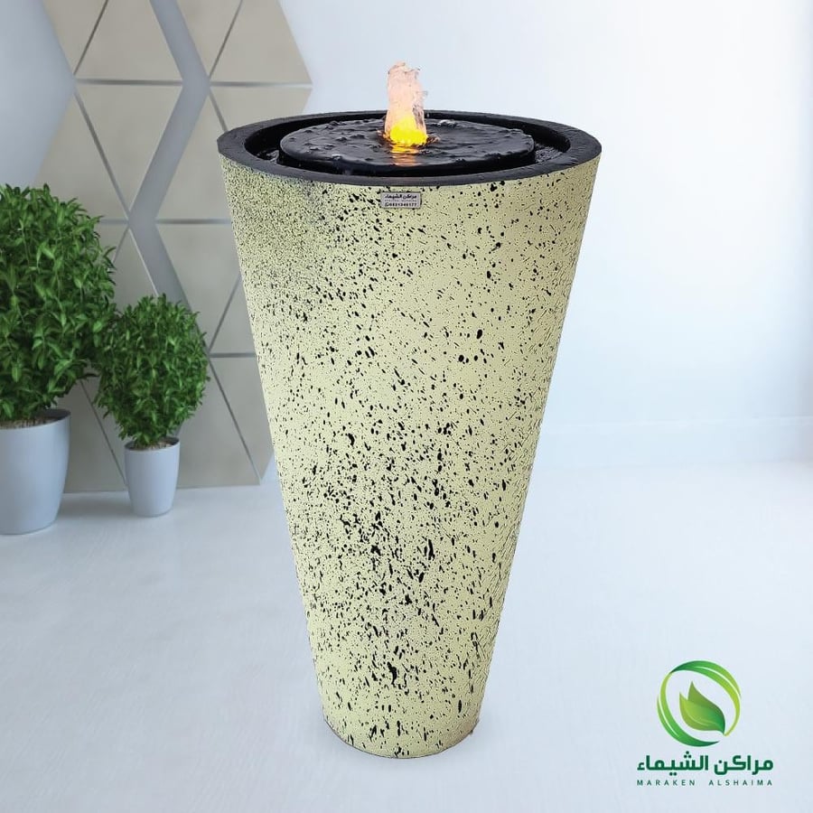 Fiber fountain with distinctive lighting
