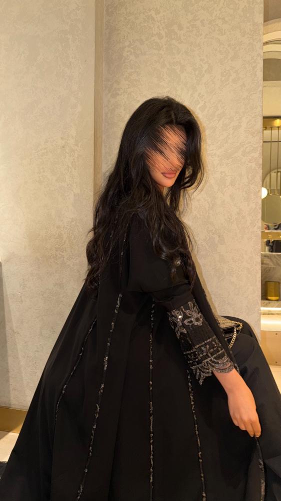 W100 ABAYA