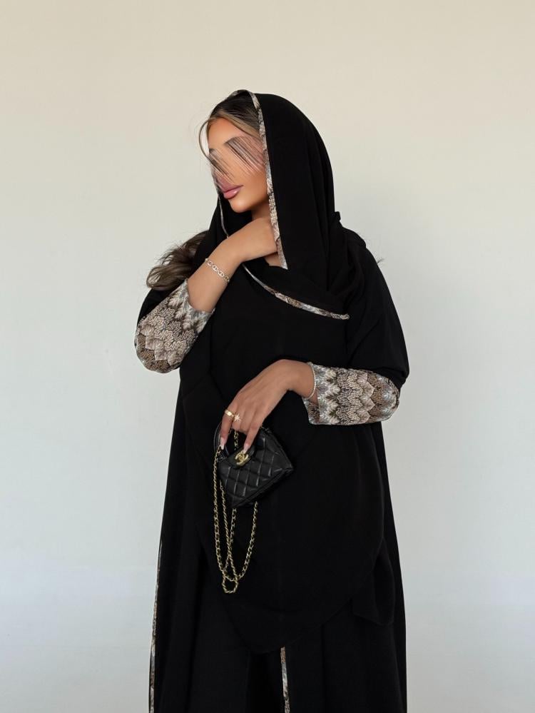 W138 ABAYA