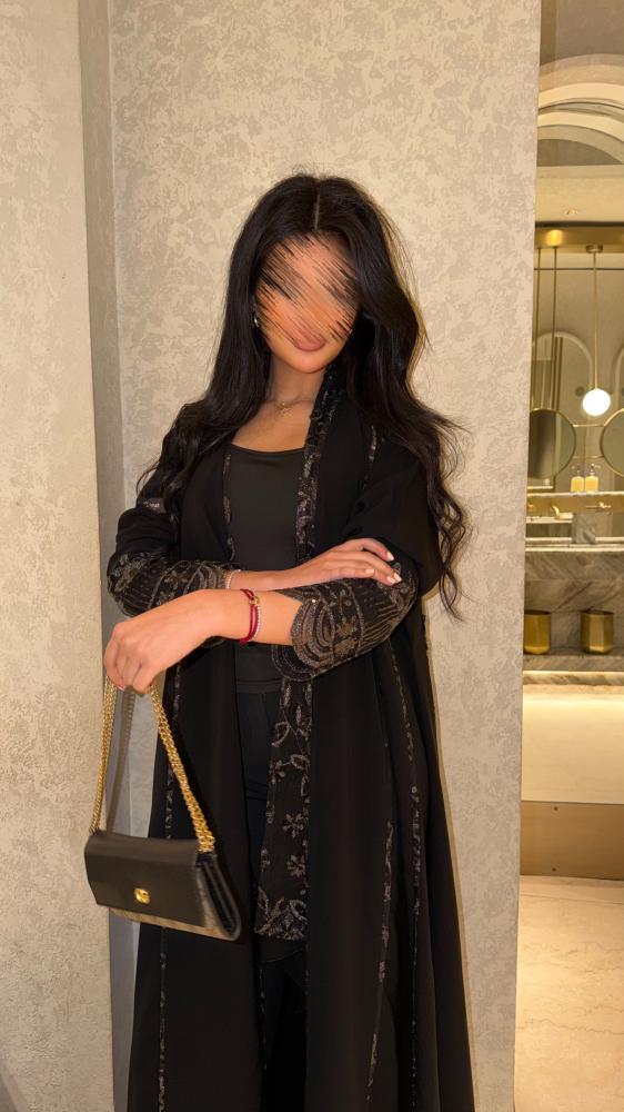 W100 ABAYA
