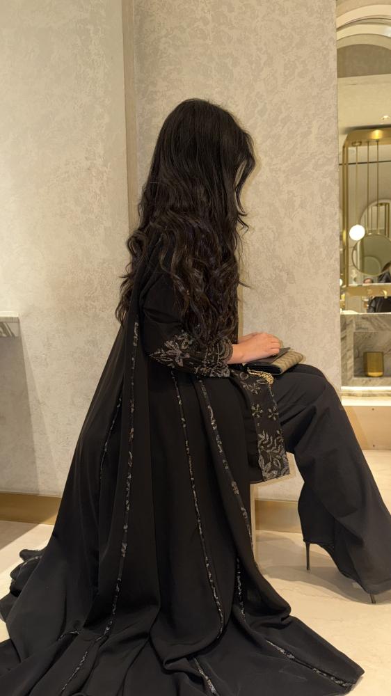 W100 ABAYA