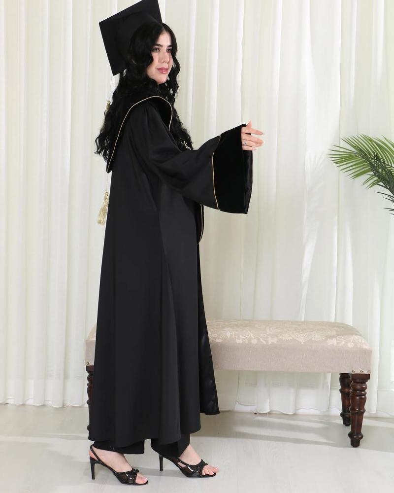 عبايات تخرج بتصميم فاخر وتطريز الاسم