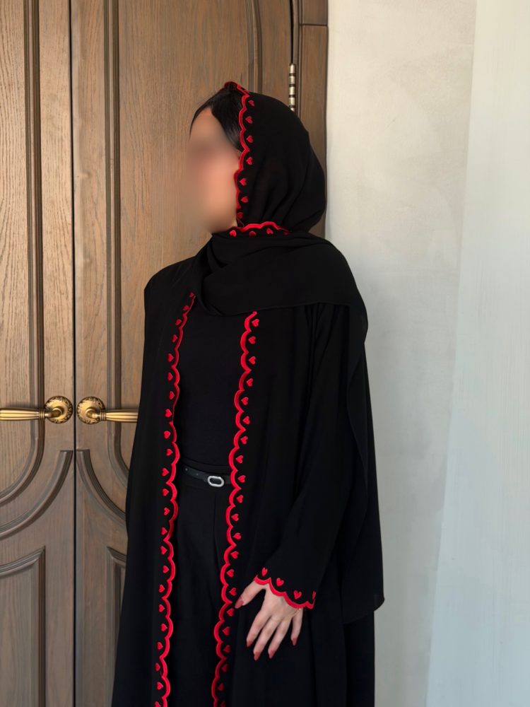 عباية مطرزة بلون الاحمر متوفرة بعدة الوان