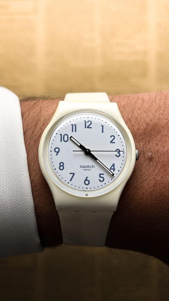 Swatch Just White GW151O