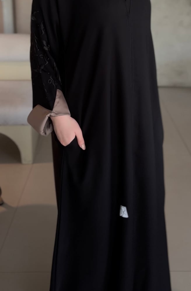 عباية سنا مع طرحة + نقاب مجاناً