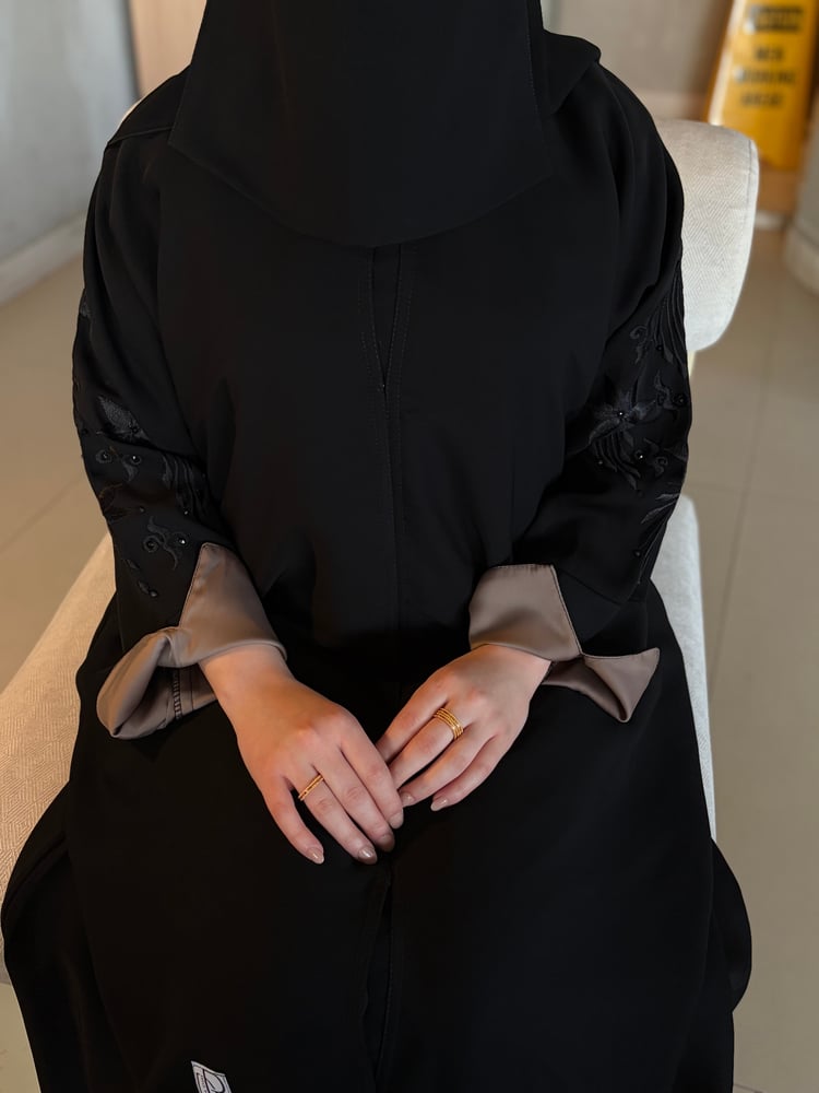 عباية سنا مع طرحة + نقاب مجاناً