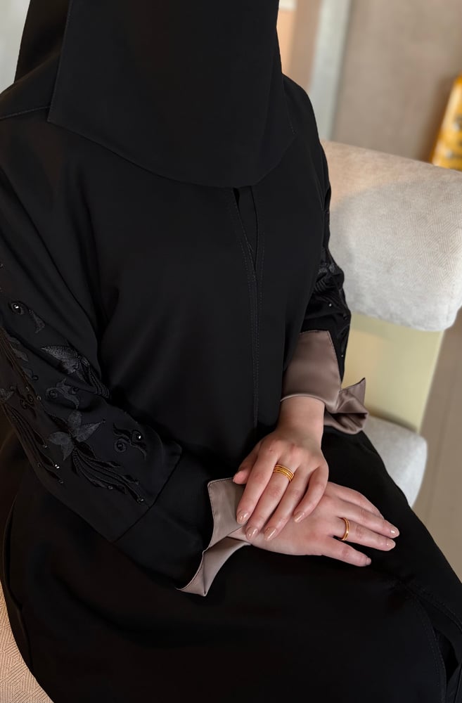 عباية سنا مع طرحة + نقاب مجاناً