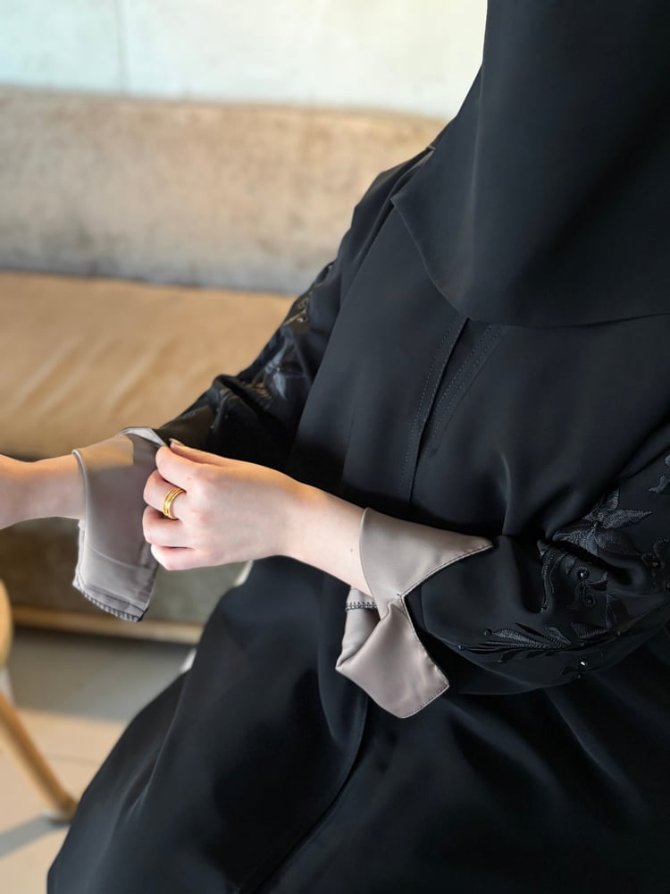 عباية سنا مع طرحة + نقاب مجاناً