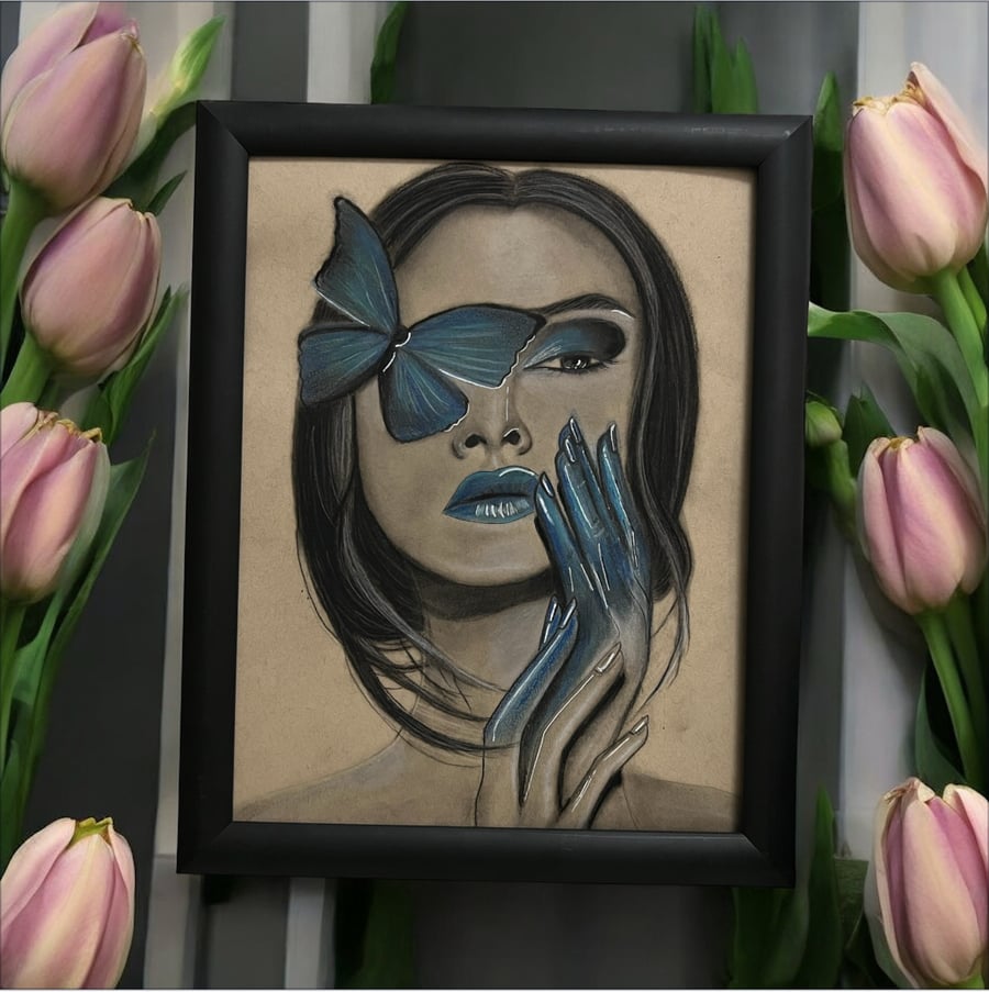 (عين الفراشه)- لوحه بإطار أسود مقاس A4