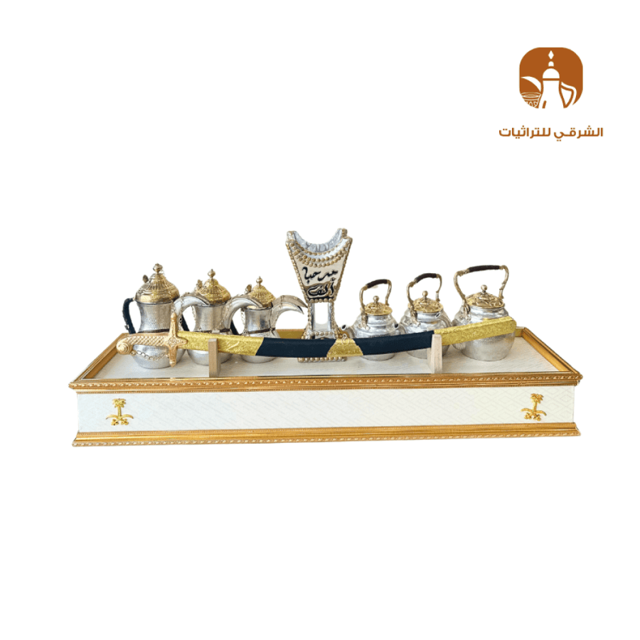 بوكس ملكي مطرز ٣ دلال ٣ اباريق نحاس مدخن بالاسم وسيف