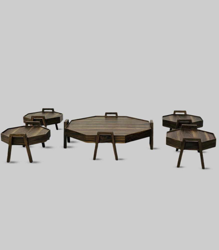 Service table 80cm × 80cm × 22cm