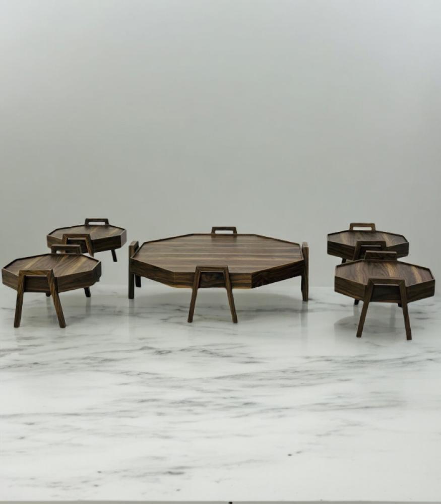 Service table 80cm × 80cm × 22cm