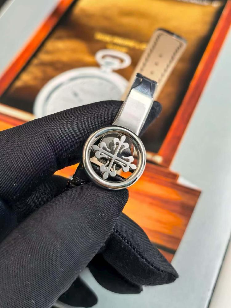 ⌚ ساعة Patek Philippe الكلاسيكية – أناقة لا تزول
