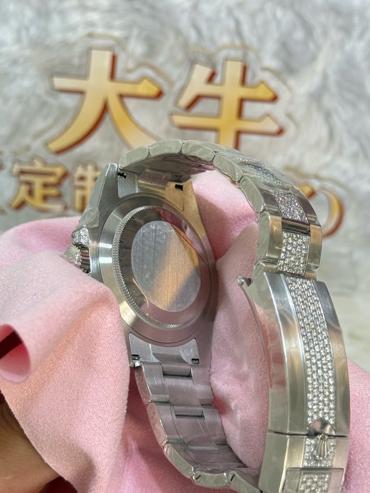 ⌚ ساعة Rolex Submariner Diamond Edition