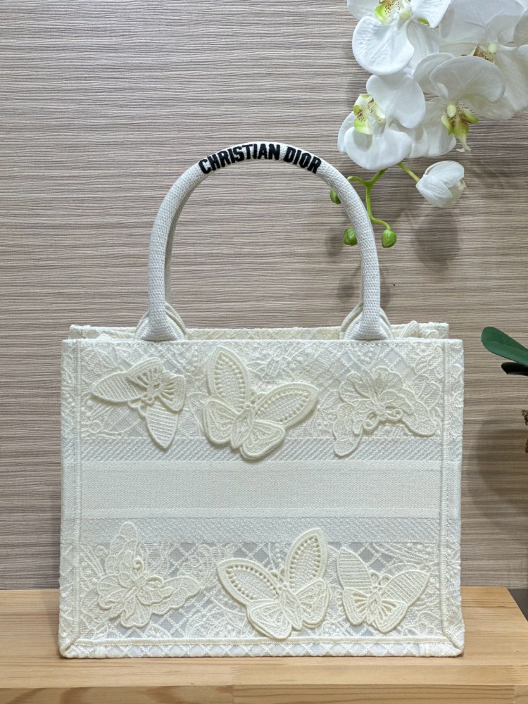 Size: 26.5x21x14cm