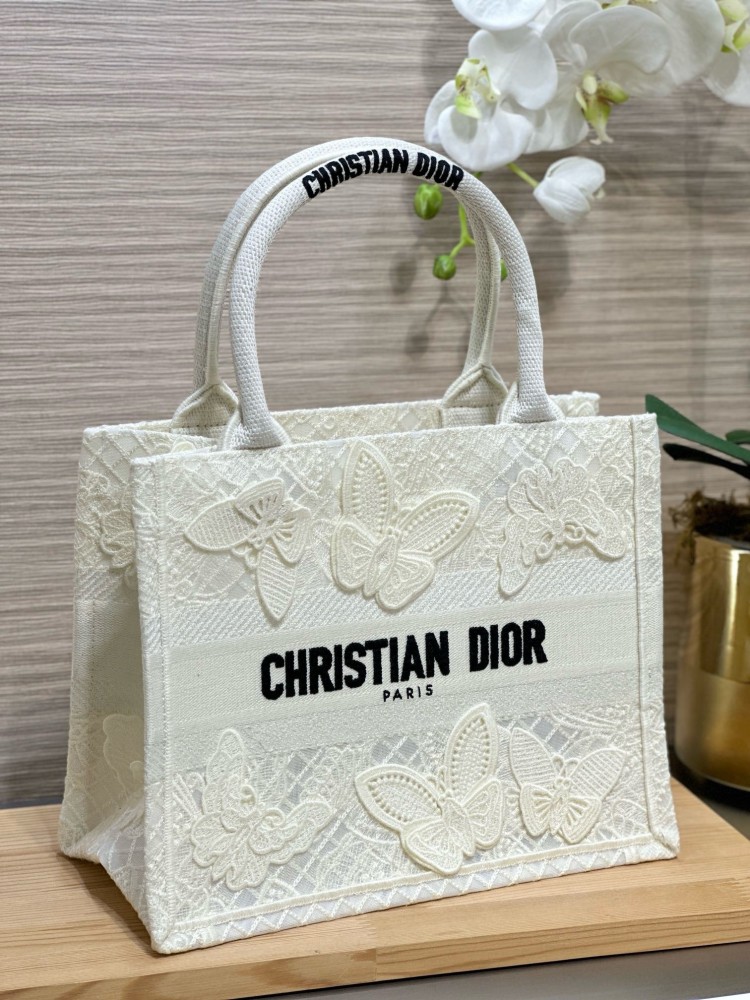 Size: 26.5x21x14cm