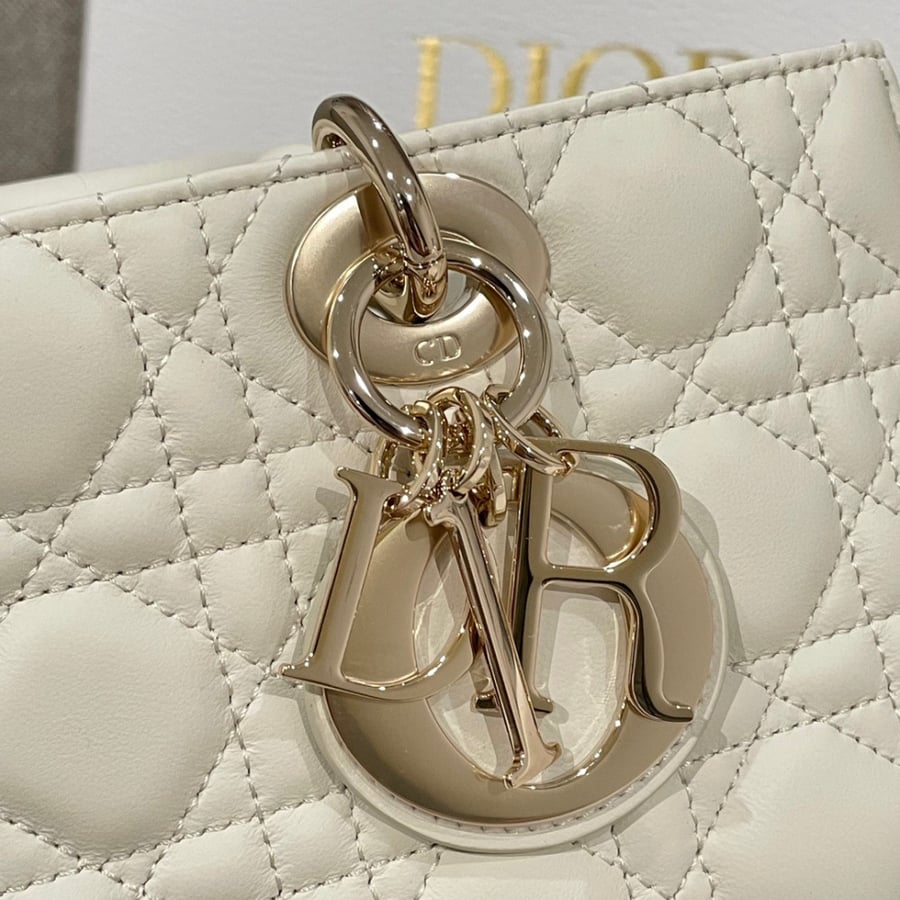 Size: 26x13.5x5cm