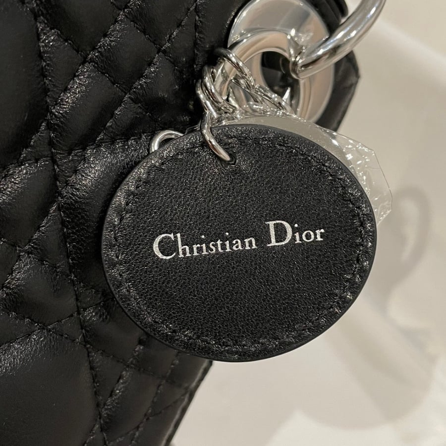 Size: 17x15x7cm