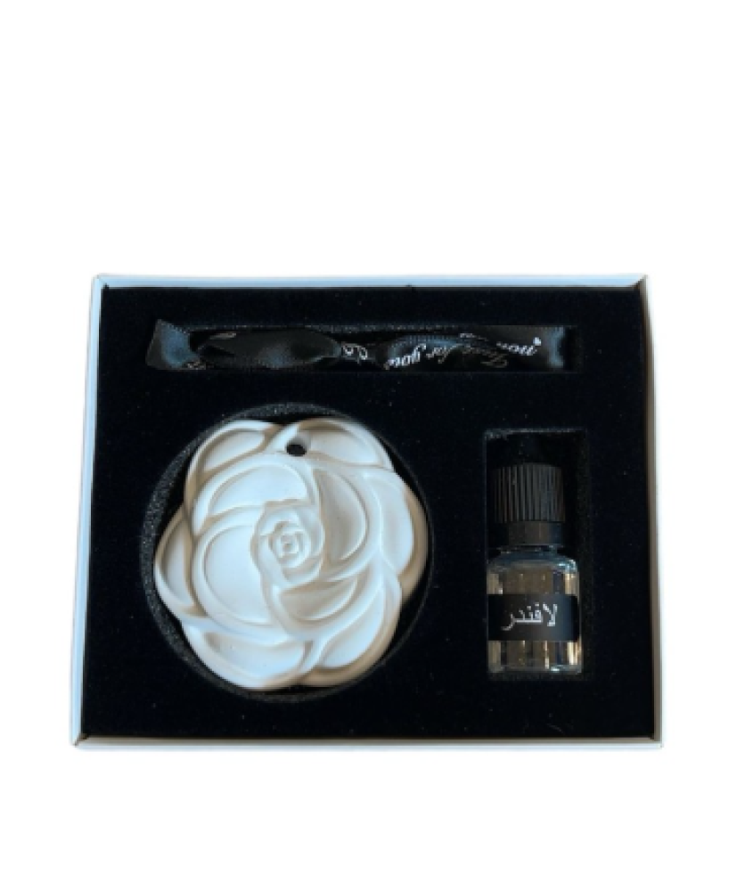 بوكس أبيض يحتوي تعليقة حجر معطر و زيت عطري 12 قطعه