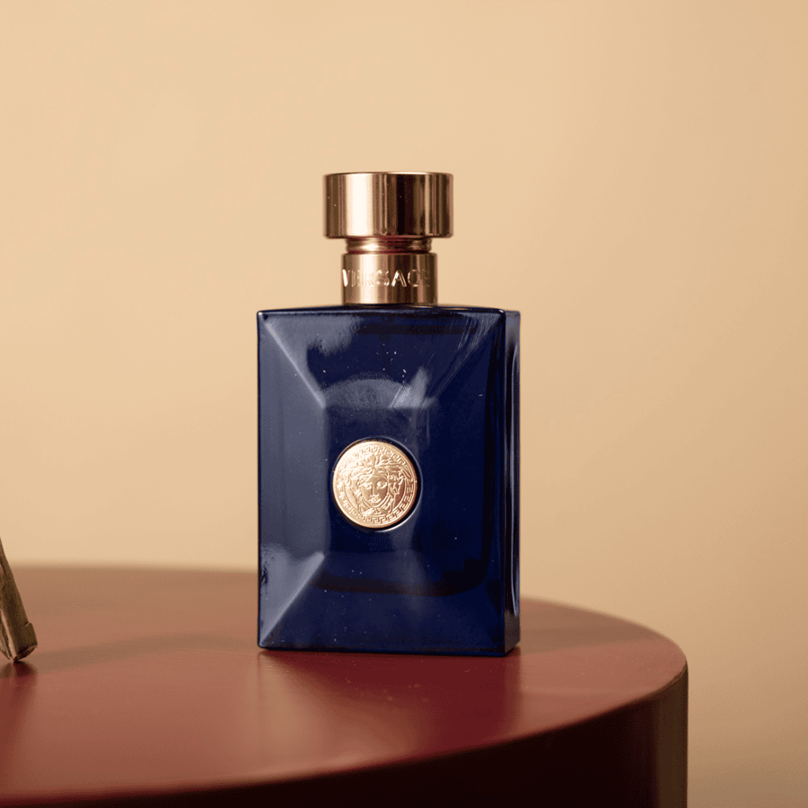 باقة إشراقة الكارنيلان مع عطر دايلان بلو