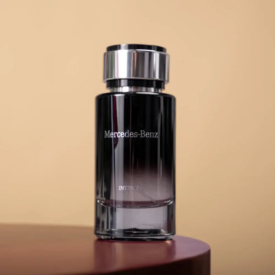 باقة شغف وأناقة مع عطر مرسيدس بنز