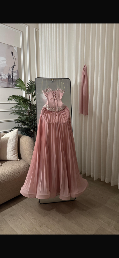 فستان كارمن