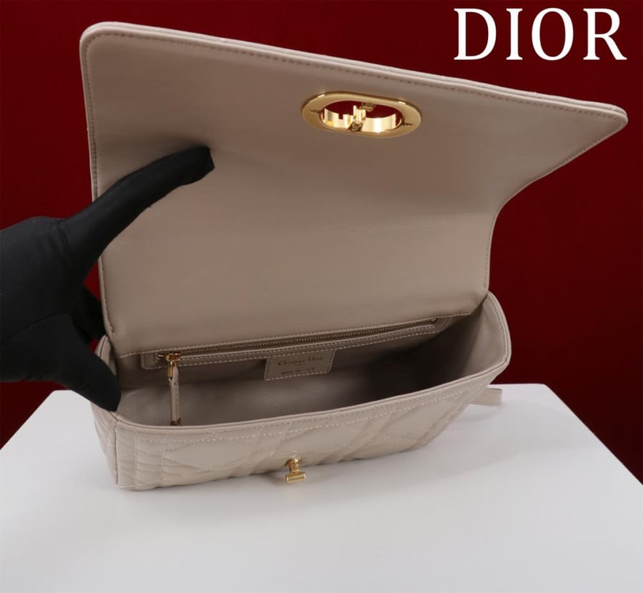 Soft Dior Caro