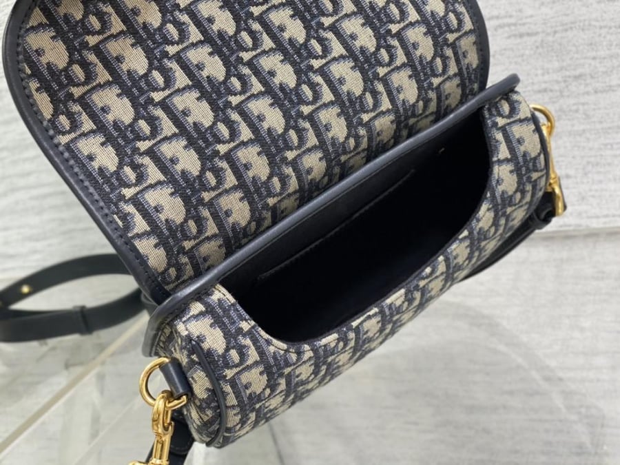 Bobby Underarm Bag