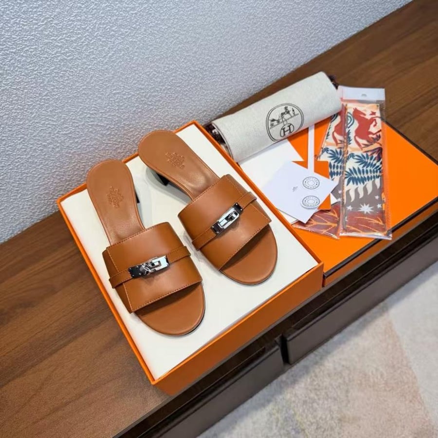 Hermès Kelly Mule Sandals Gold Leather