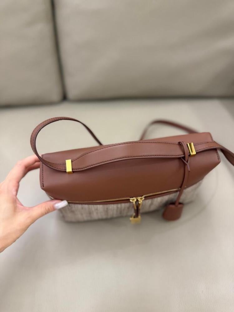 حقيبة لورو بيانا إكسترا باللون بني مع تويد بيج وبني 27Cm