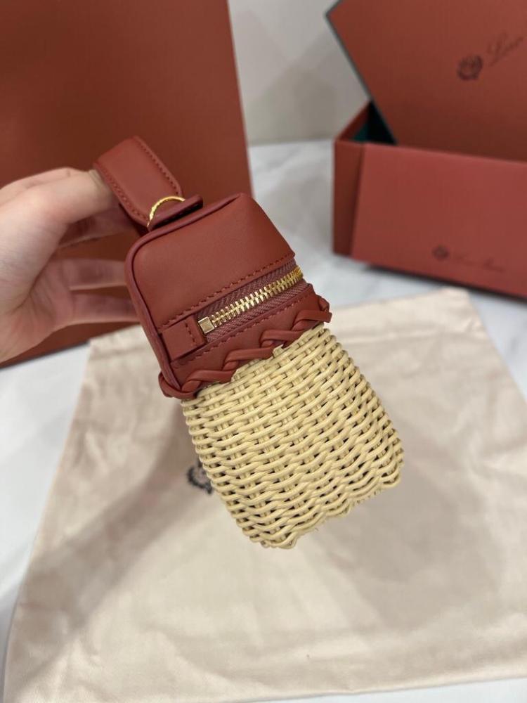 حقيبة لورو بيانا إكسترا باللون طوبي / كاشو (Kummel) مع قش طبيعي 27Cm