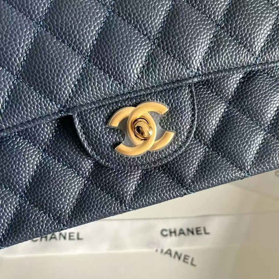CHANEL Classic Small Flap Bag
