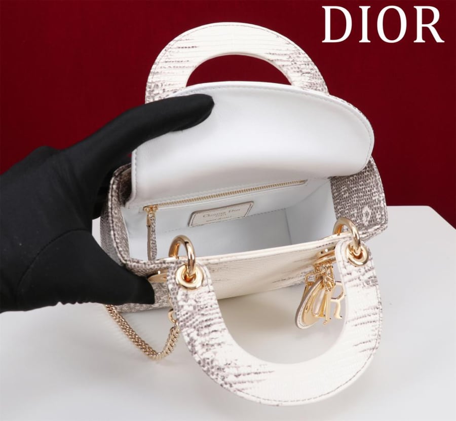 Lady Dior (جلد البقر)