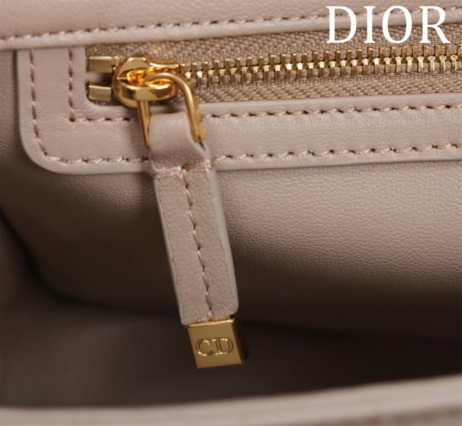 Soft Dior Caro