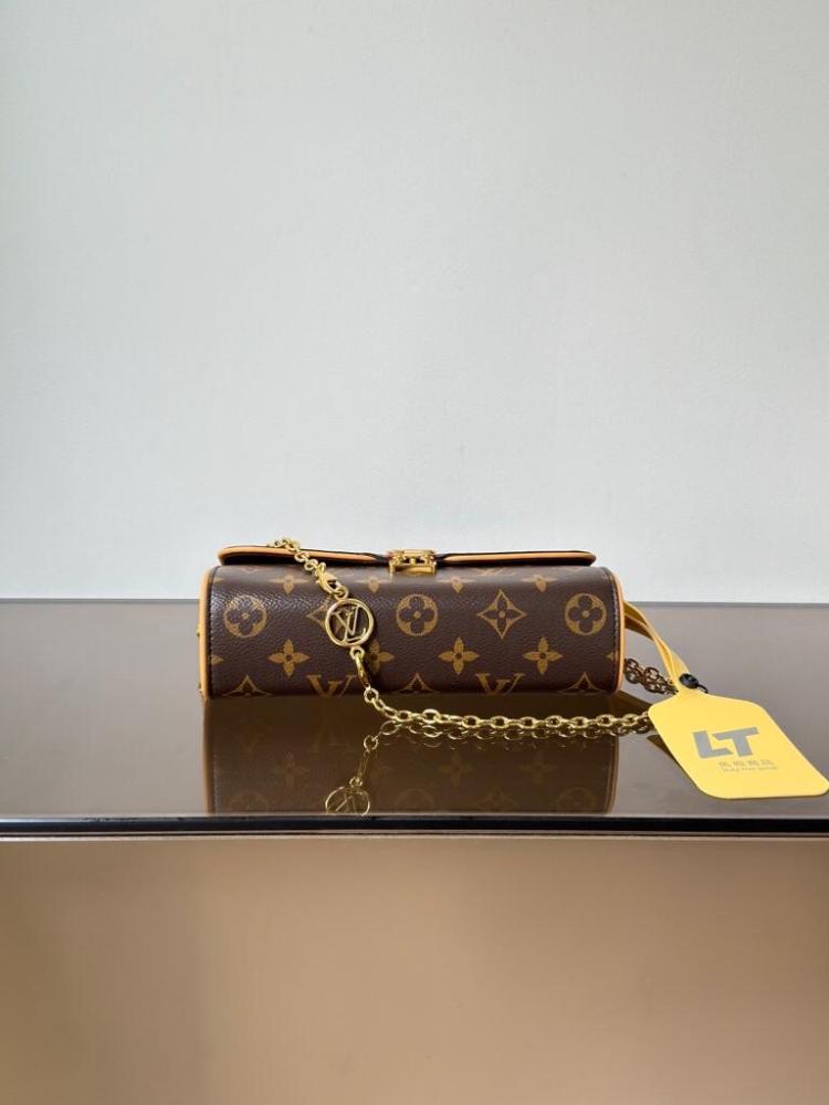 Louis Vuitton Wallet On Chain Ivy / WOC Ivy in Monogram Canvas
