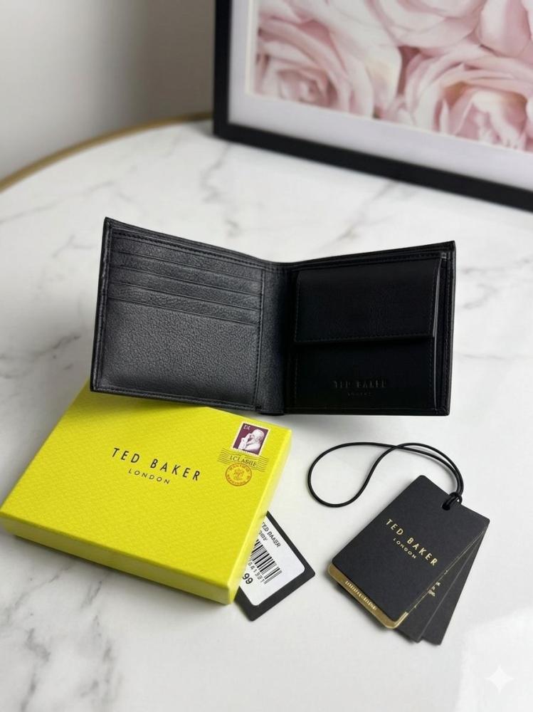 محفظة بطاقات Ted Baker