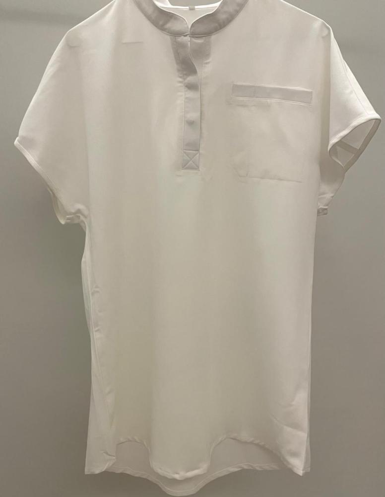 White T-shirt with a round neck