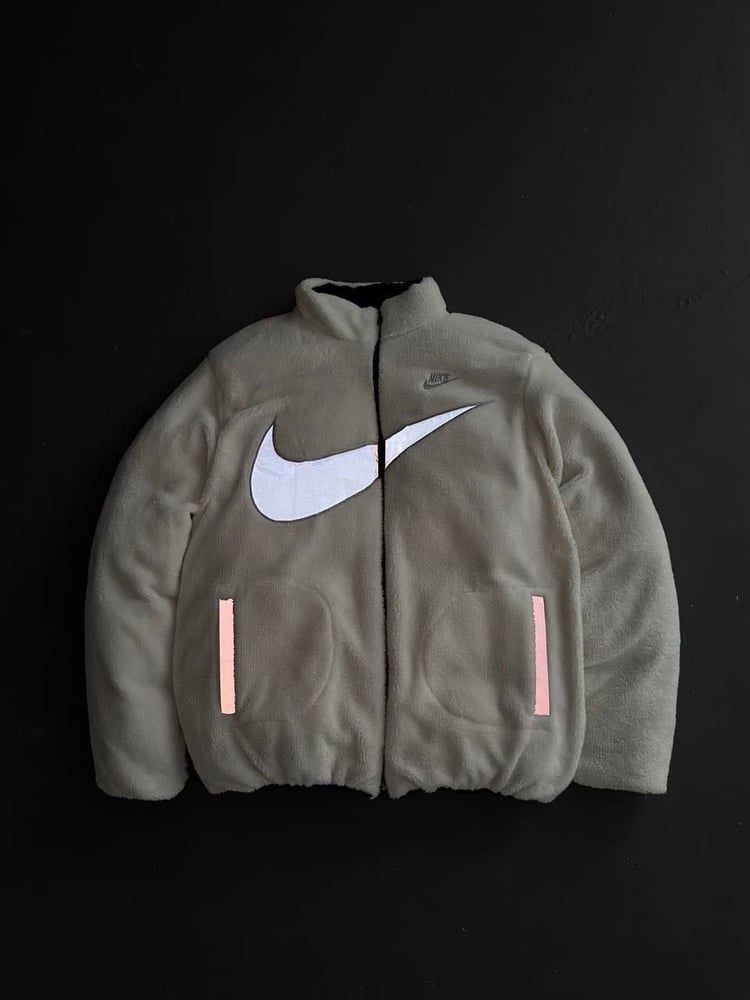‏جاكيت Nike دبل فيس