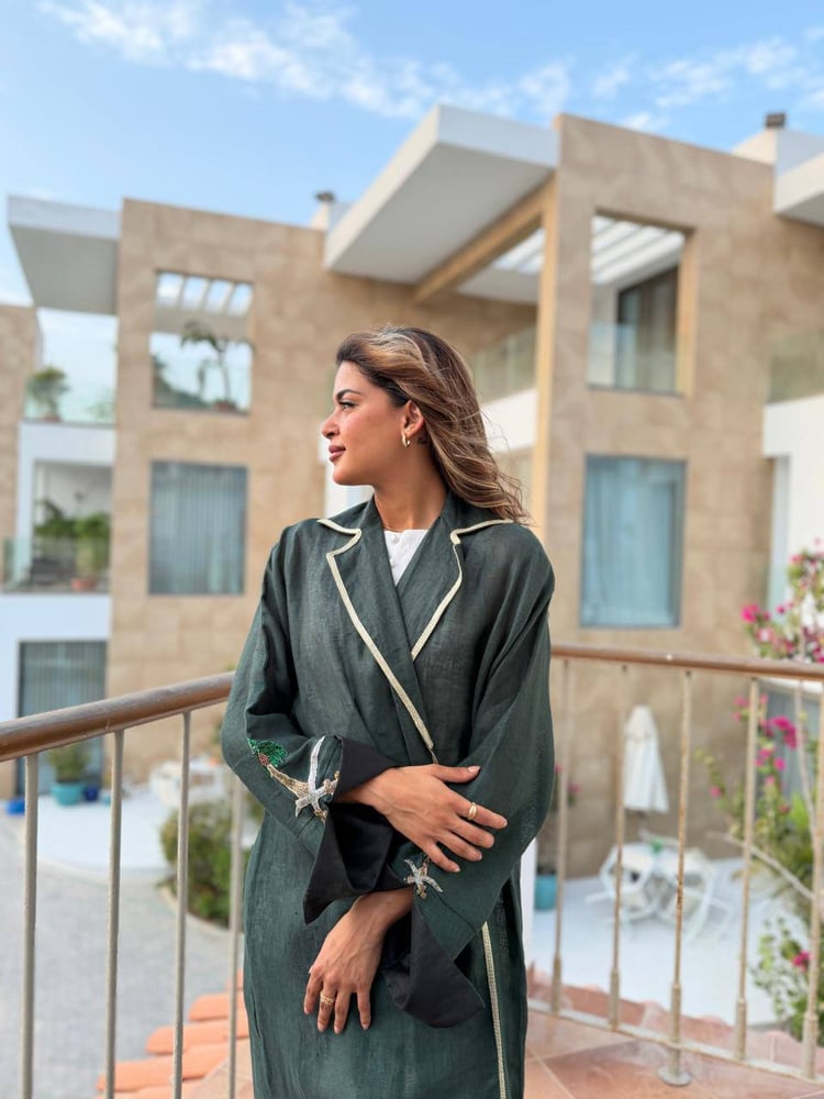 Abaya 11-206 - عباية لنن مع تطريز في الاكمام