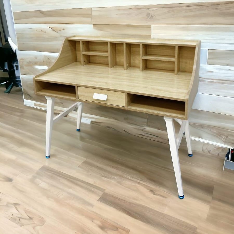 Wooden desk - 120 cm