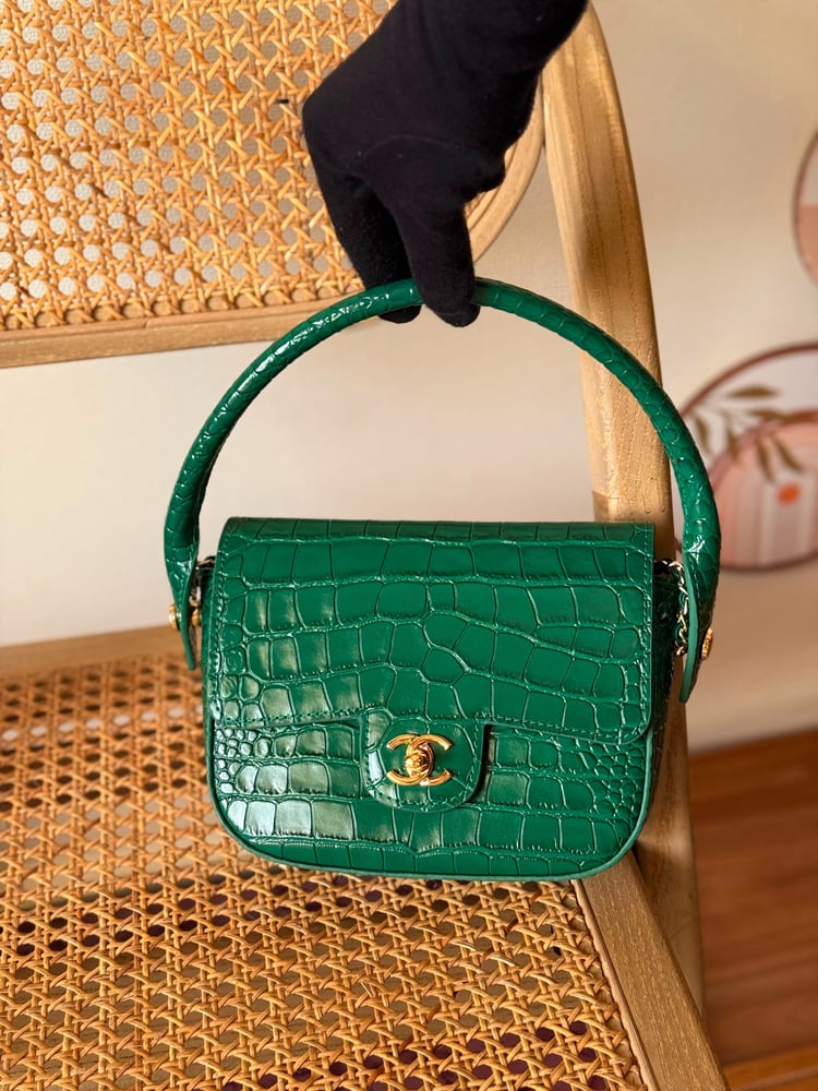 حقيبة شانيل CHANEL مقبض علوي جلد تمساح