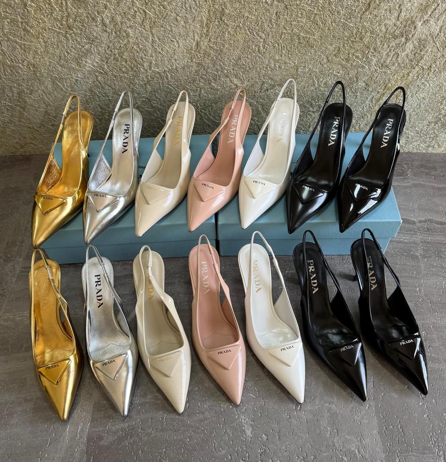 كعب برادا PRADA مثلث الشكل