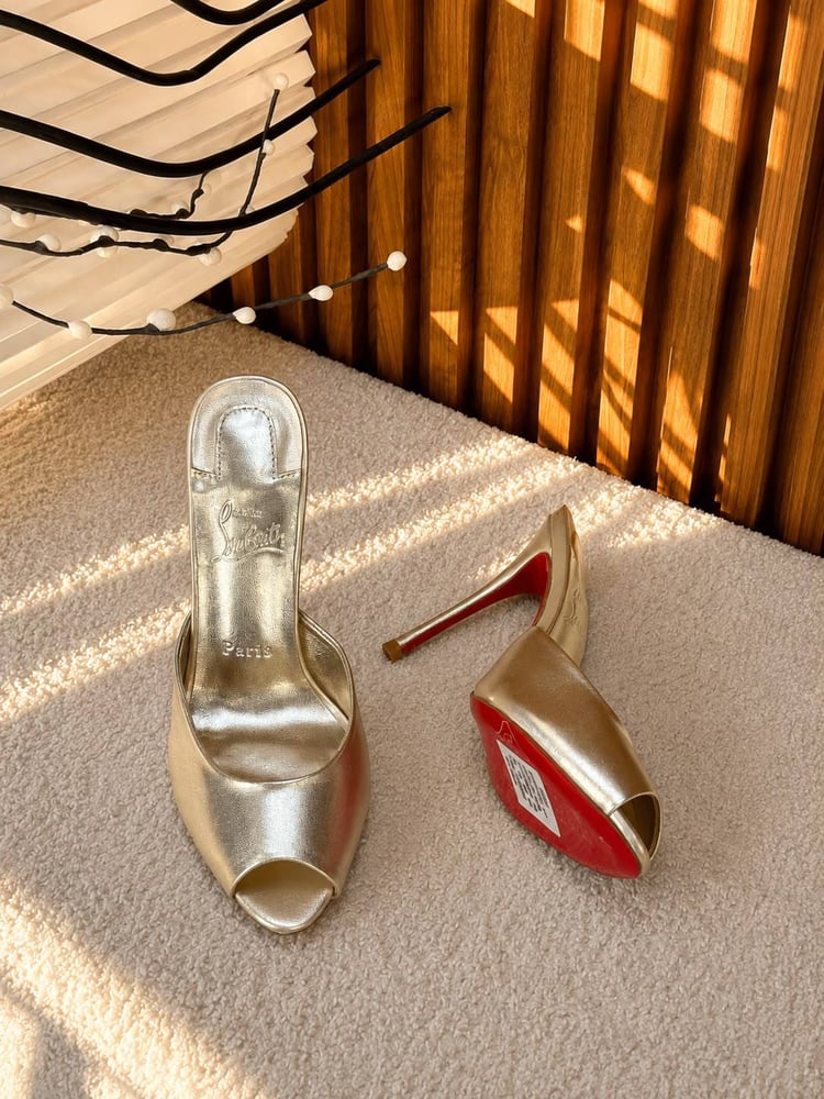 كعب كريستيان لوبوتان ميول Christian Louboutin