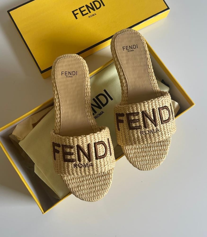 حذاء نسائي فندي Fendi
