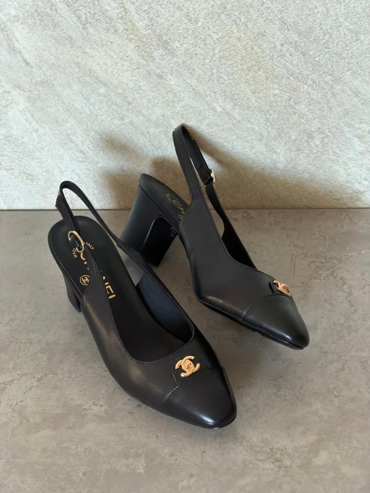 كعب شانيل CHANEL