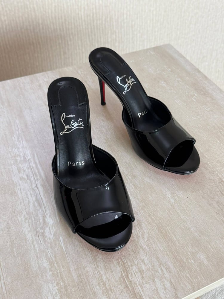 كعب لوبوتان لمعة LOUBOUTIN