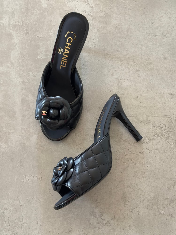 كعب شانيل CHANEL ميول
