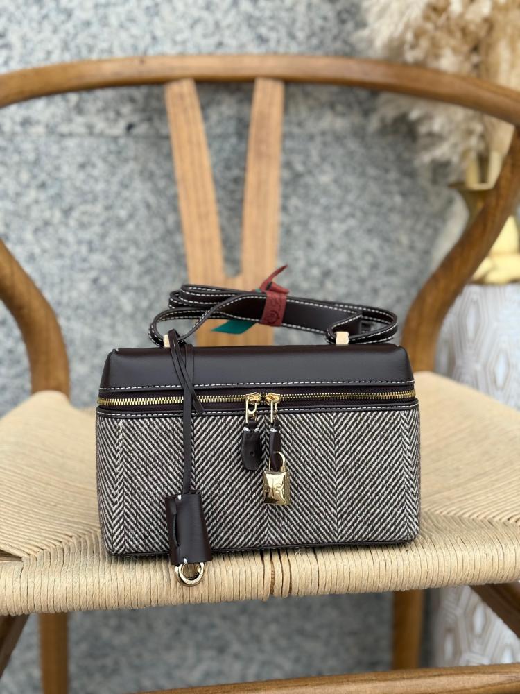 Loro Piana Extra Pocket