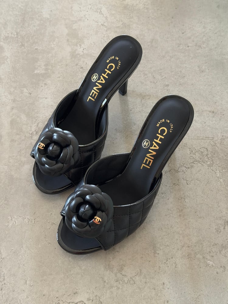 كعب شانيل CHANEL ميول