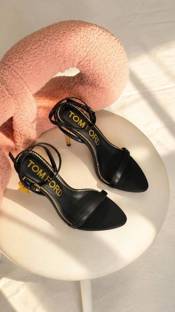 كعب توم فورد صندل بسيور وقفل Tom Ford